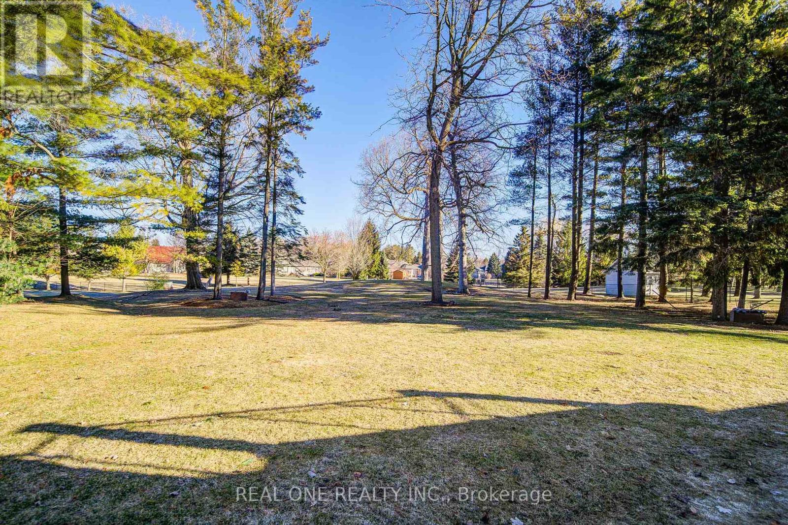 24 Maplehyrn Avenue, East Gwillimbury, ON - Outdoor With View