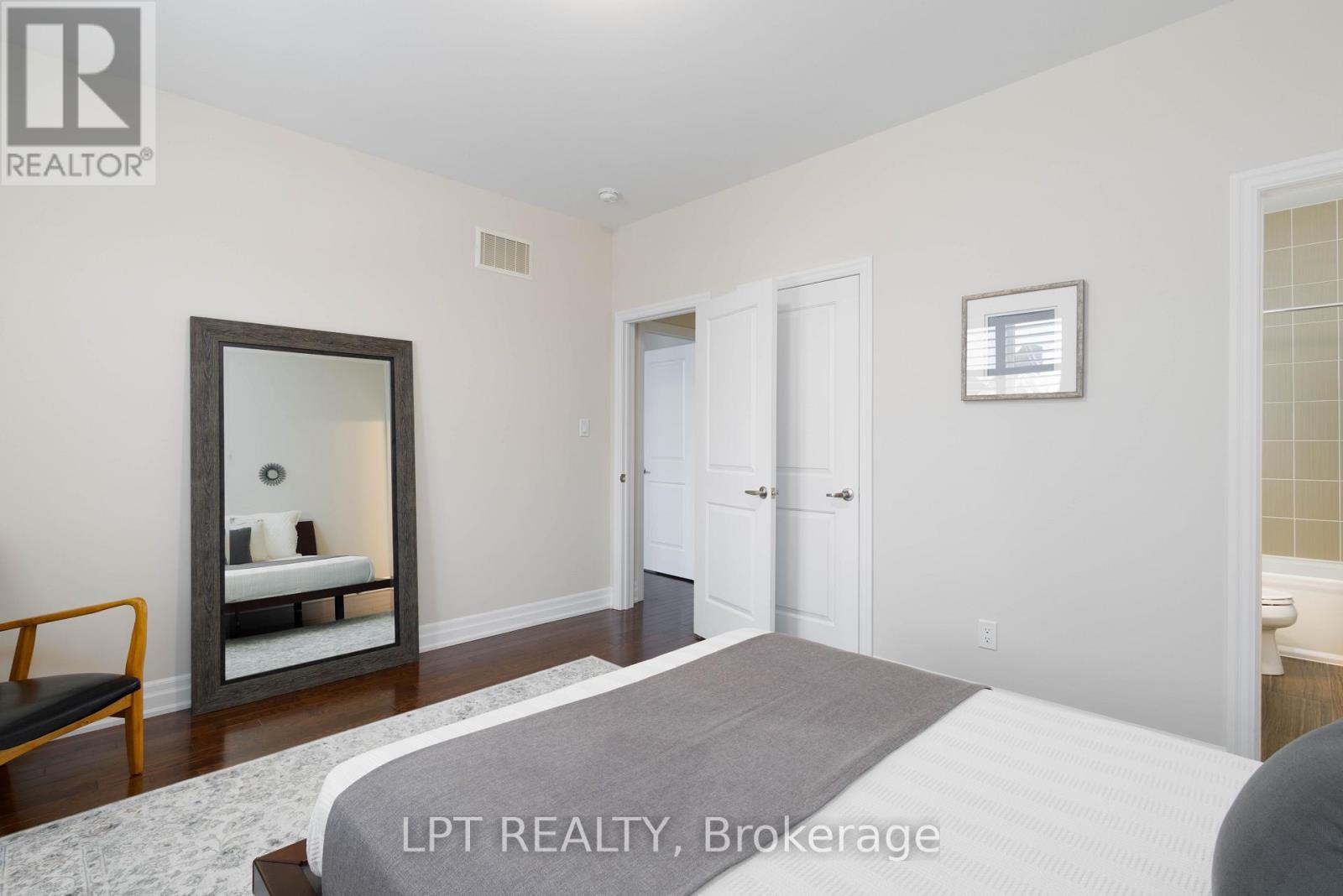 113 Burns Boulevard, King, ON - Indoor Photo Showing Bedroom