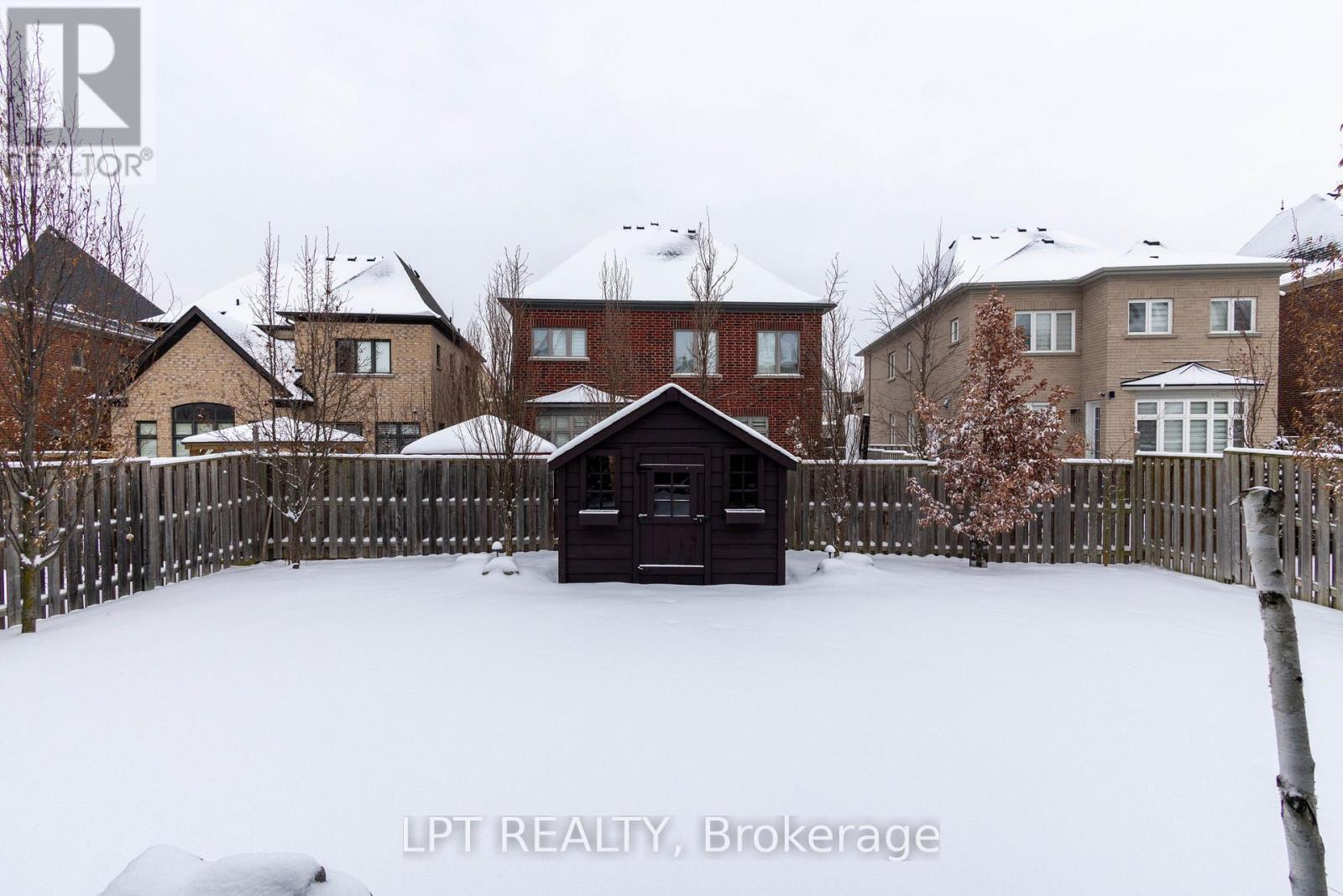 Fenced Yard - 113 Burns Boulevard, King, ON - Outdoor