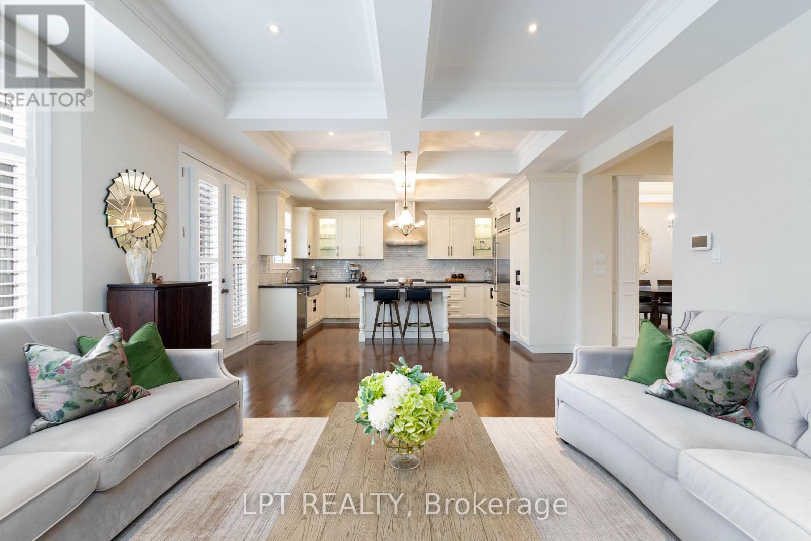 Airy & Open - 113 Burns Boulevard, King, ON - Indoor Photo Showing Living Room