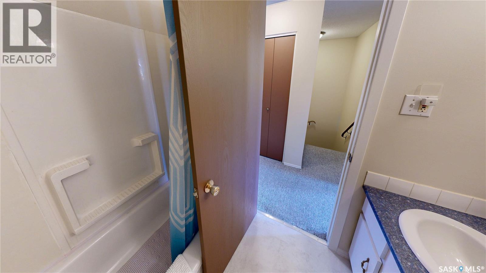 6 Mackenzie Mews, Regina, SK - Indoor Photo Showing Bathroom