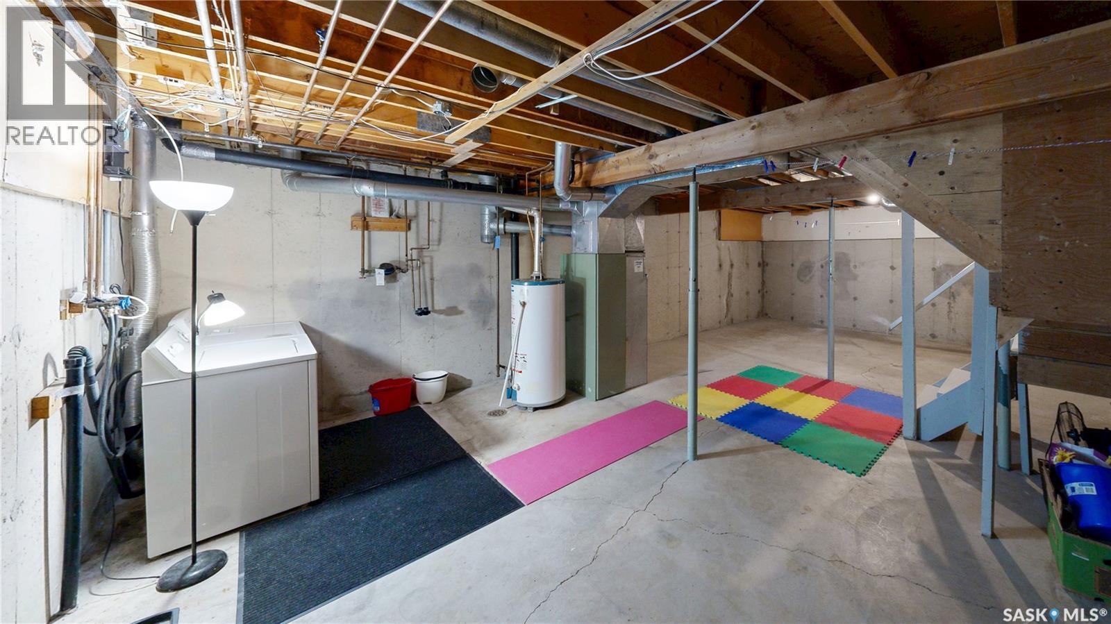 6 Mackenzie Mews, Regina, SK - Indoor