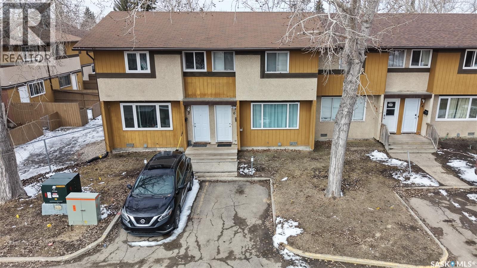 6 Mackenzie Mews, Regina, SK - Outdoor With Facade