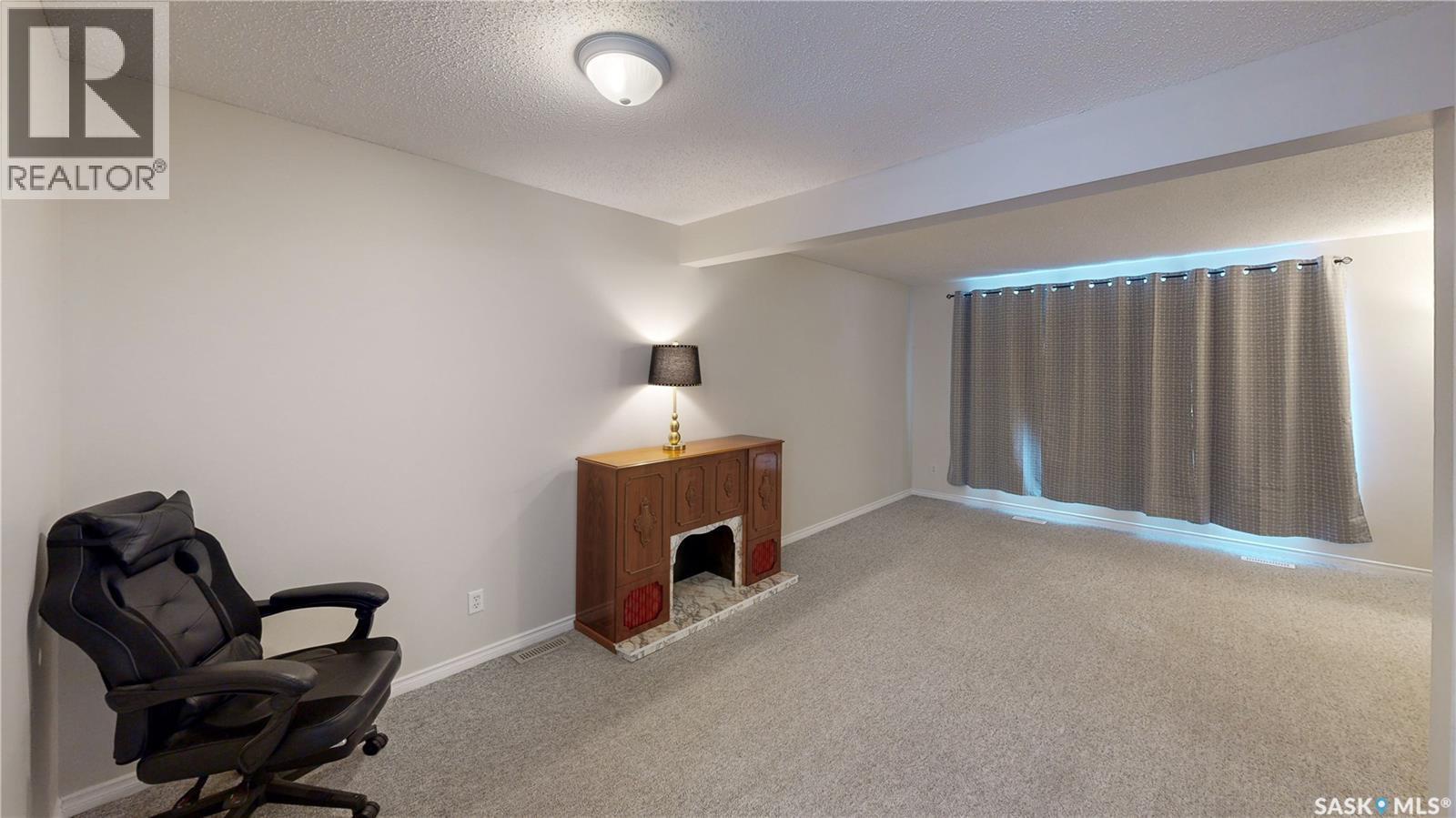 6 Mackenzie Mews, Regina, SK - Indoor