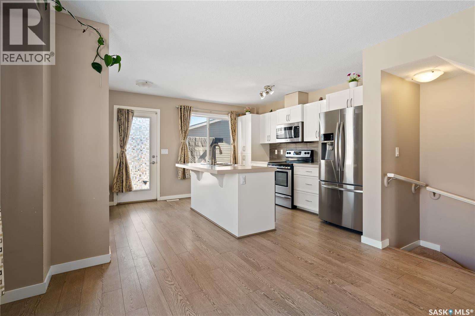 5001 Cornell Gate, Regina, SK - Indoor Photo Showing Kitchen With Stainless Steel Kitchen