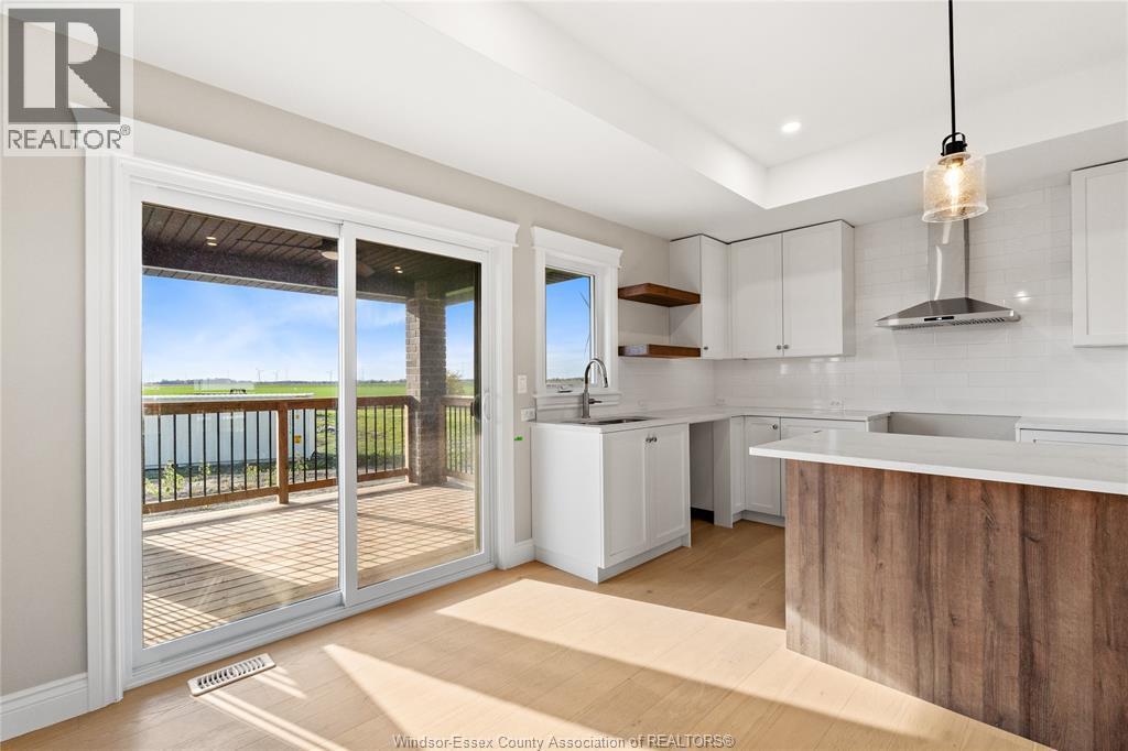 116 Bloomington, Chatham, ON - Indoor Photo Showing Kitchen