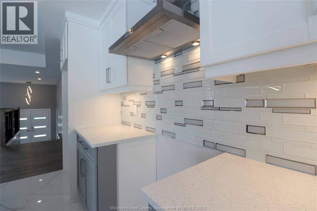 83 Bloomington, Chatham, ON - Indoor