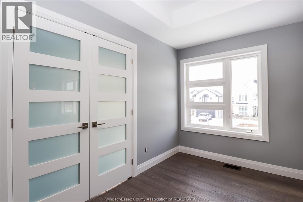 83 Bloomington, Chatham, ON - Indoor Photo Showing Other Room