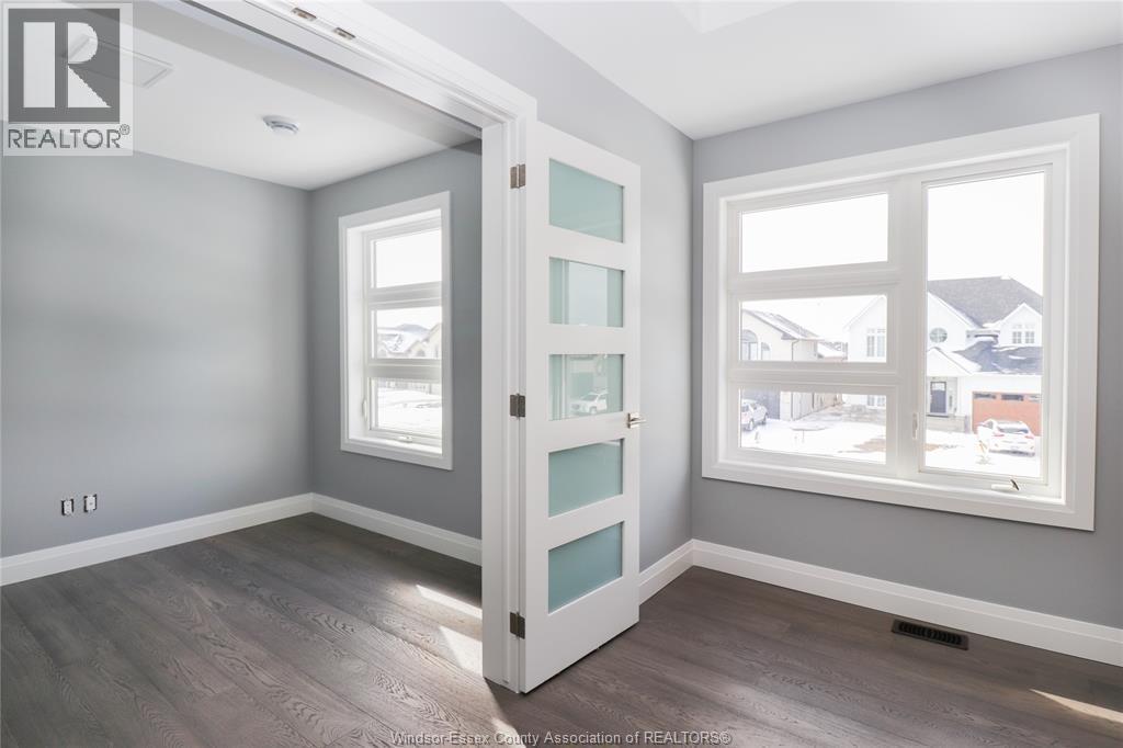 83 Bloomington, Chatham, ON - Indoor Photo Showing Other Room