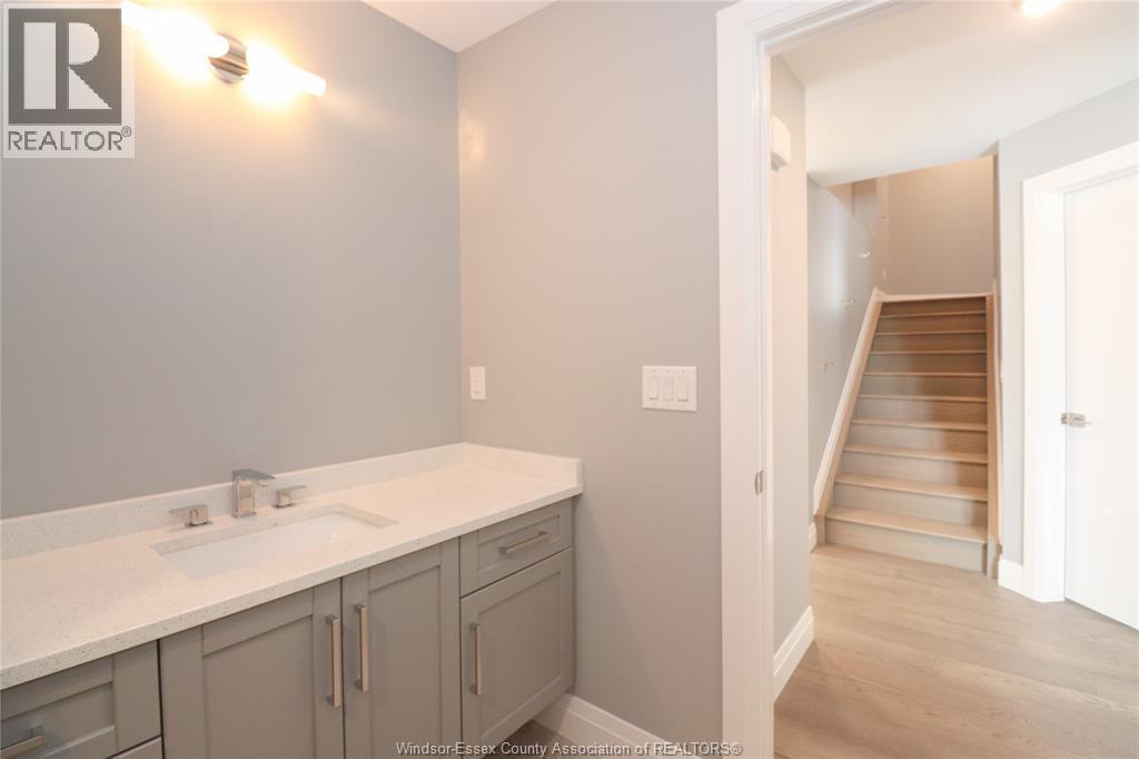 83 Bloomington, Chatham, ON - Indoor Photo Showing Bathroom