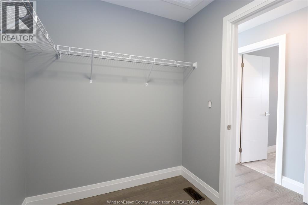 83 Bloomington, Chatham, ON - Indoor With Storage