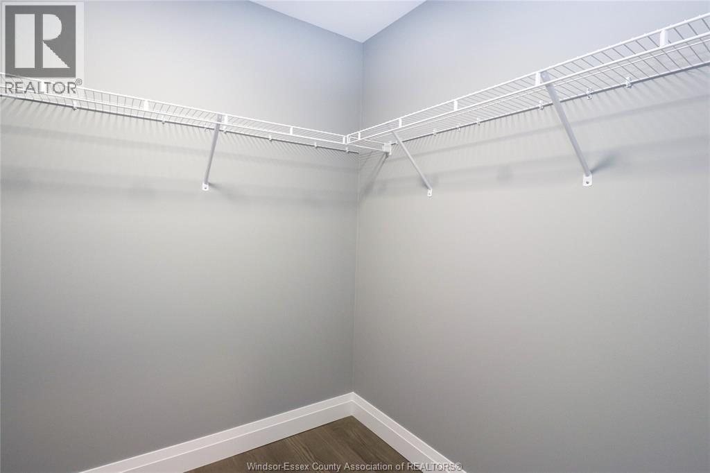 83 Bloomington, Chatham, ON - Indoor With Storage