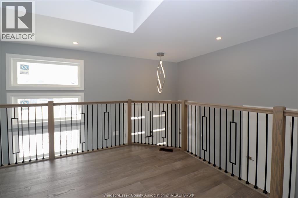 83 Bloomington, Chatham, ON - Indoor Photo Showing Other Room