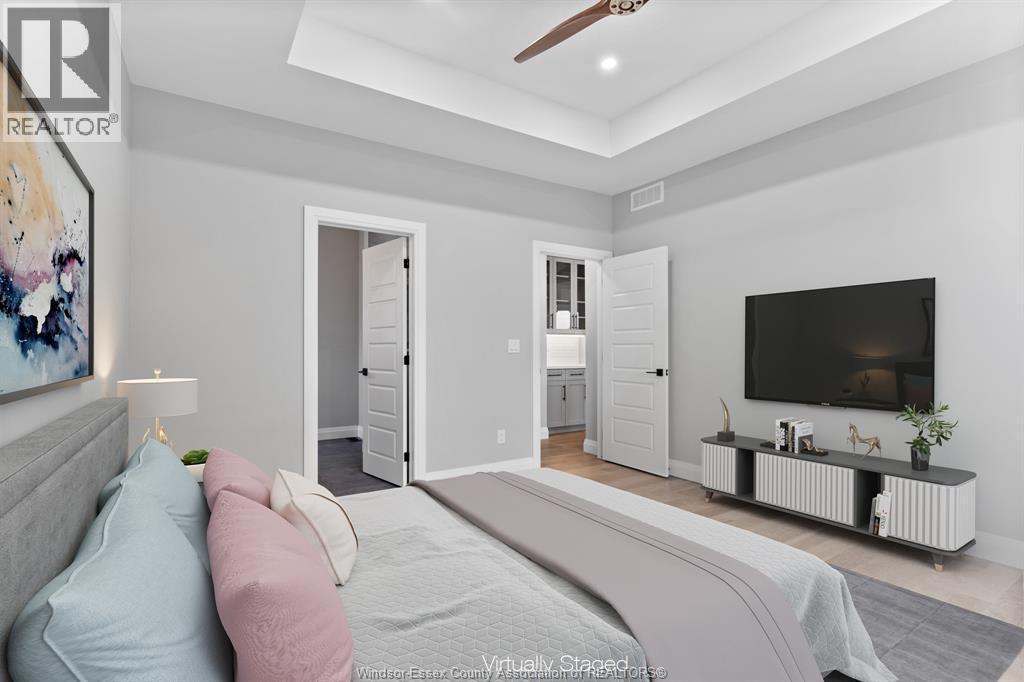 43 Bloomington, Chatham, ON - Indoor Photo Showing Bedroom