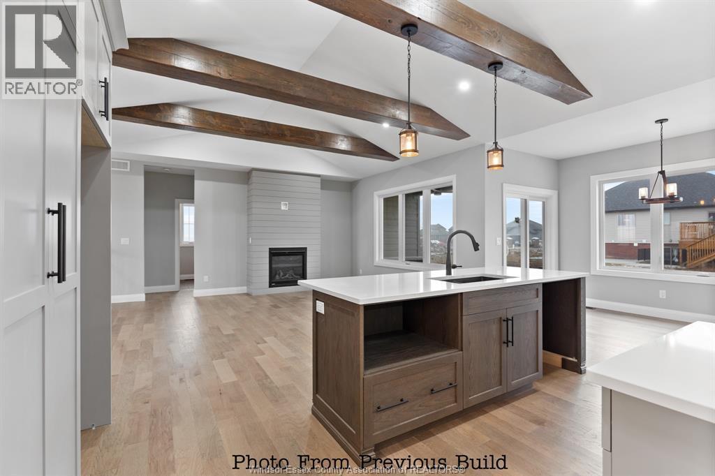 43 Bloomington, Chatham, ON - Indoor Photo Showing Kitchen