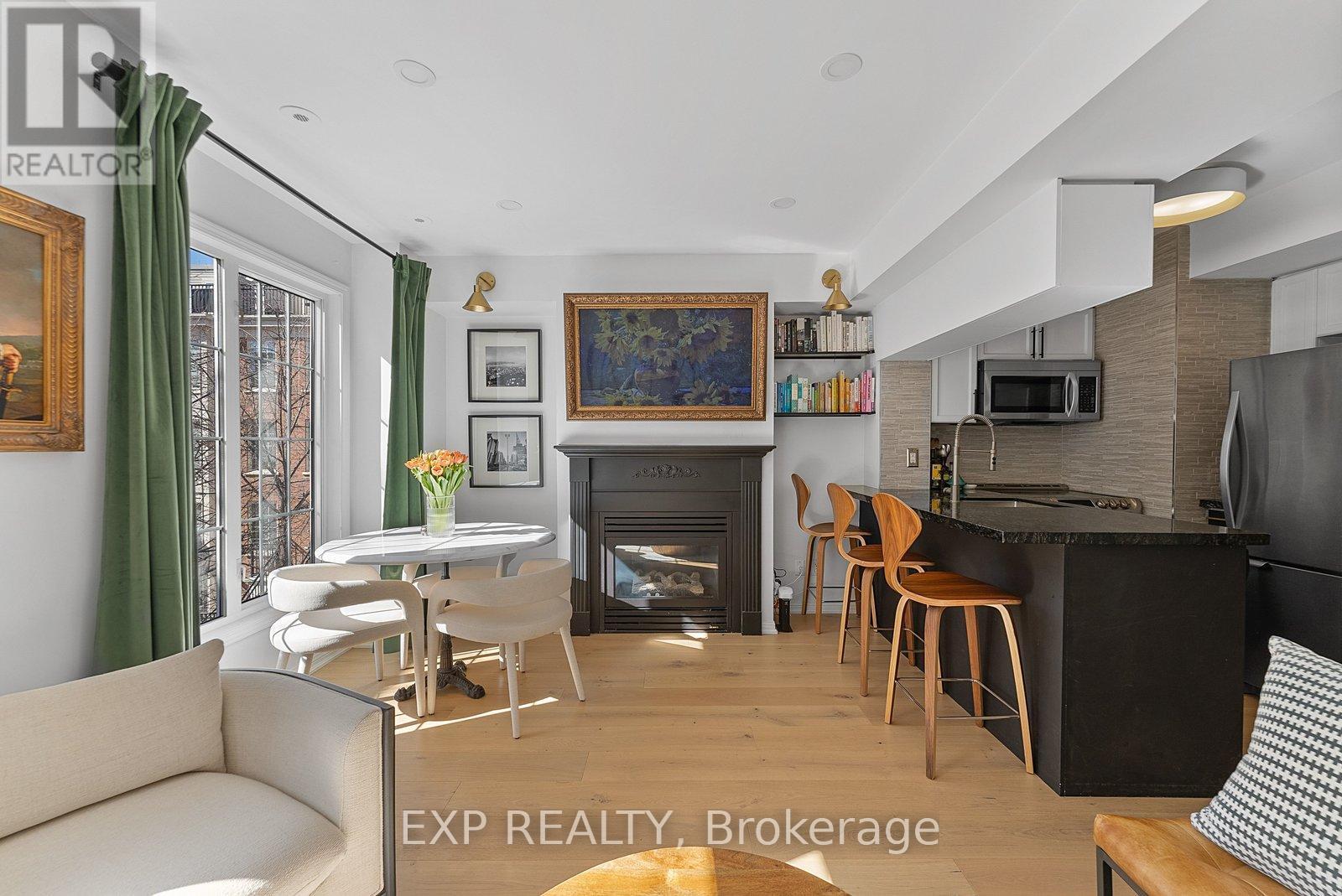 675 - 3 Everson Drive, Toronto, ON - Indoor