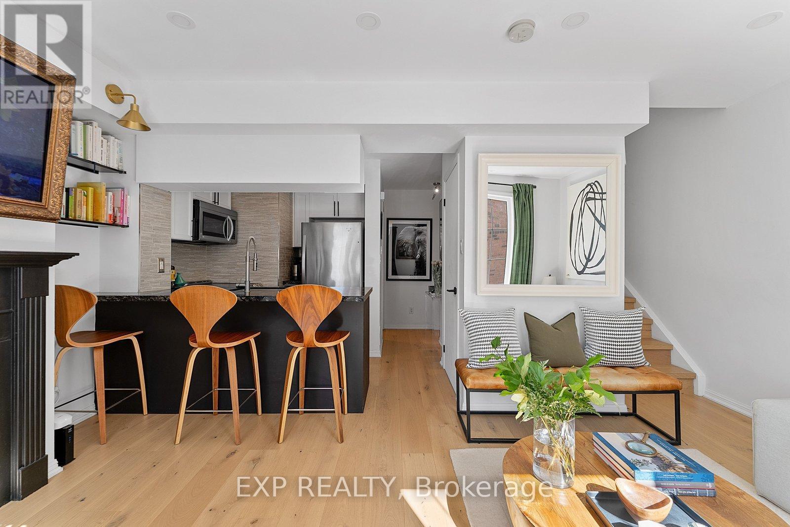 675 - 3 Everson Drive, Toronto, ON - Indoor