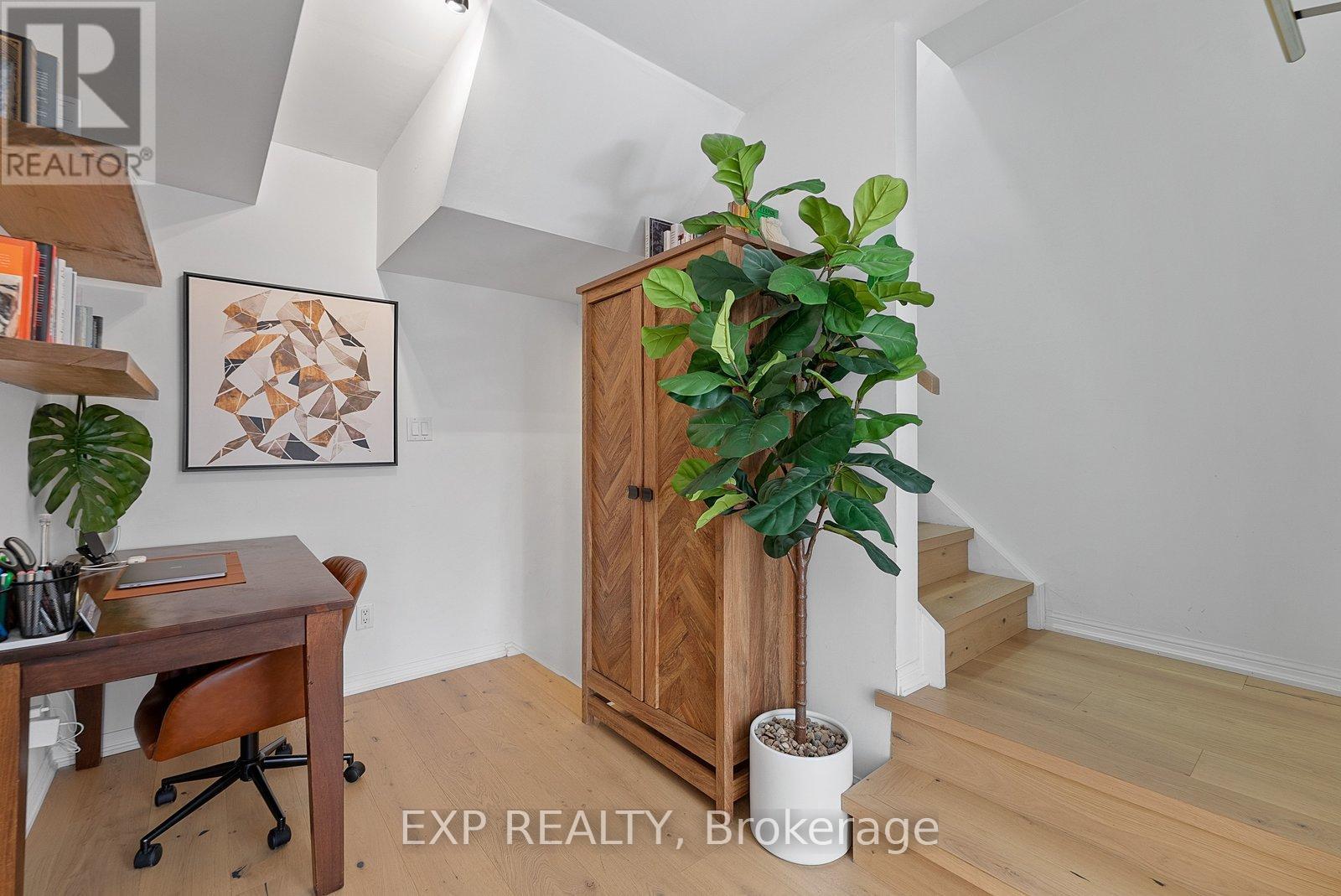 675 - 3 Everson Drive, Toronto, ON - Indoor