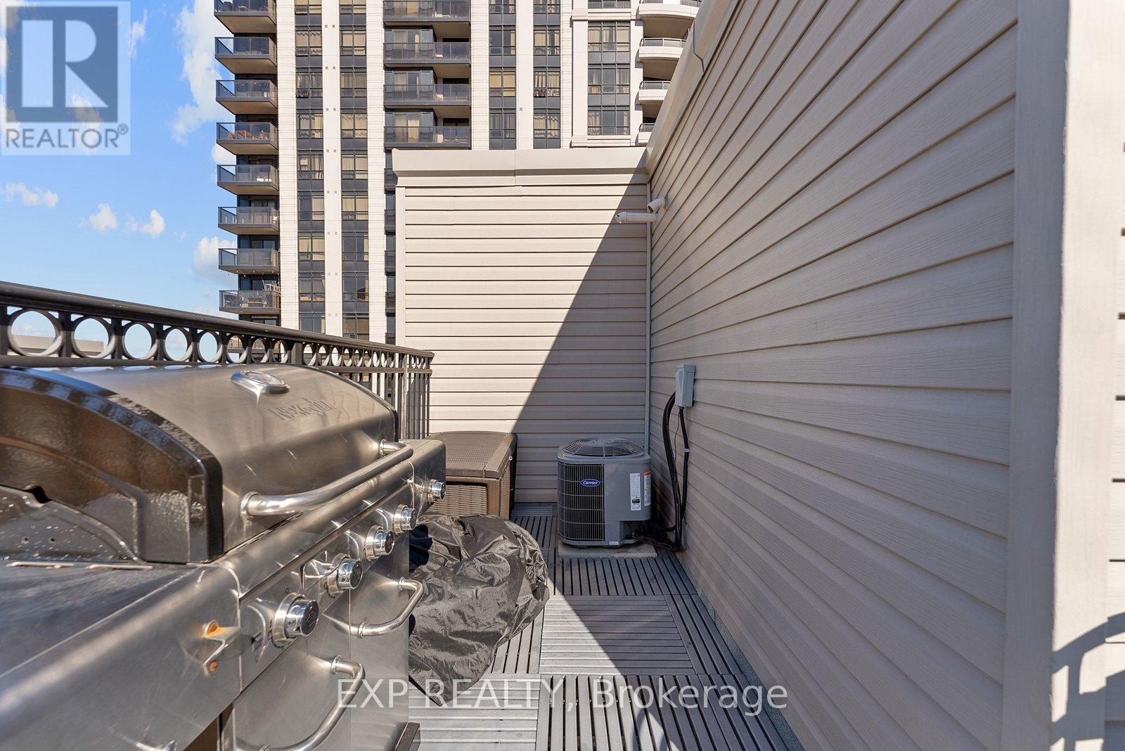 675 - 3 Everson Drive, Toronto, ON - Outdoor