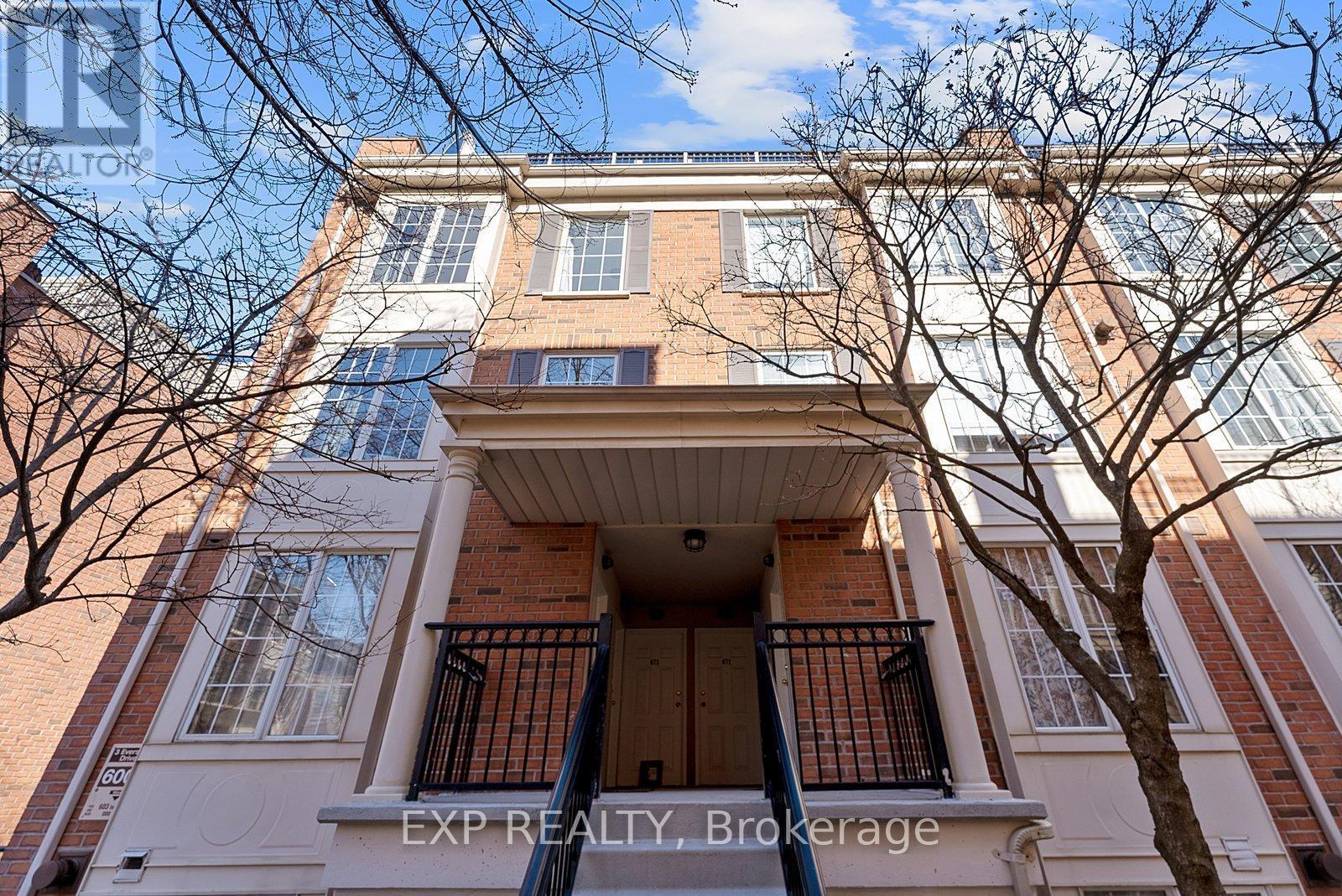 675 - 3 Everson Drive, Toronto, ON - Outdoor