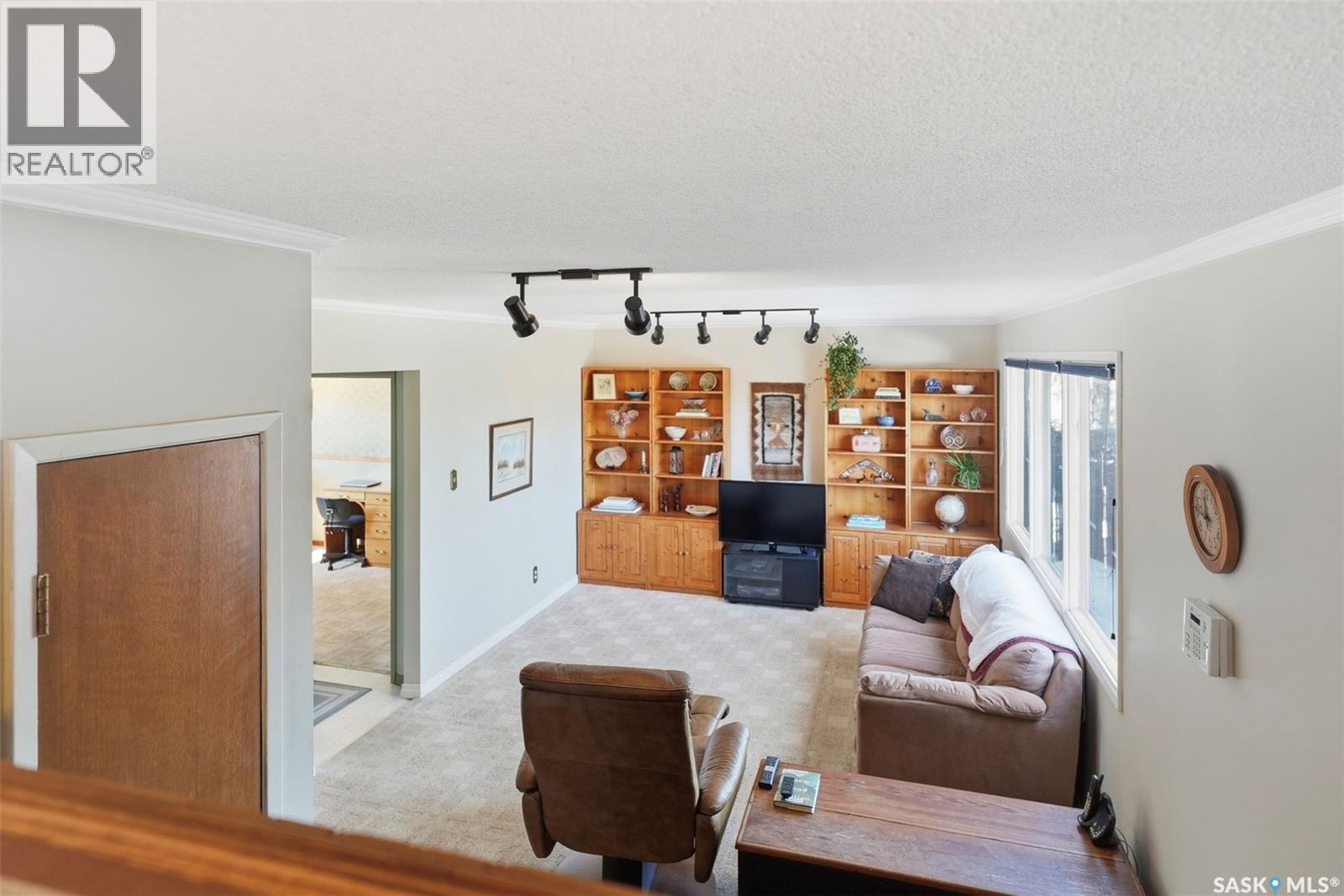 74 Harvard Crescent, Saskatoon, SK - Indoor Photo Showing Living Room