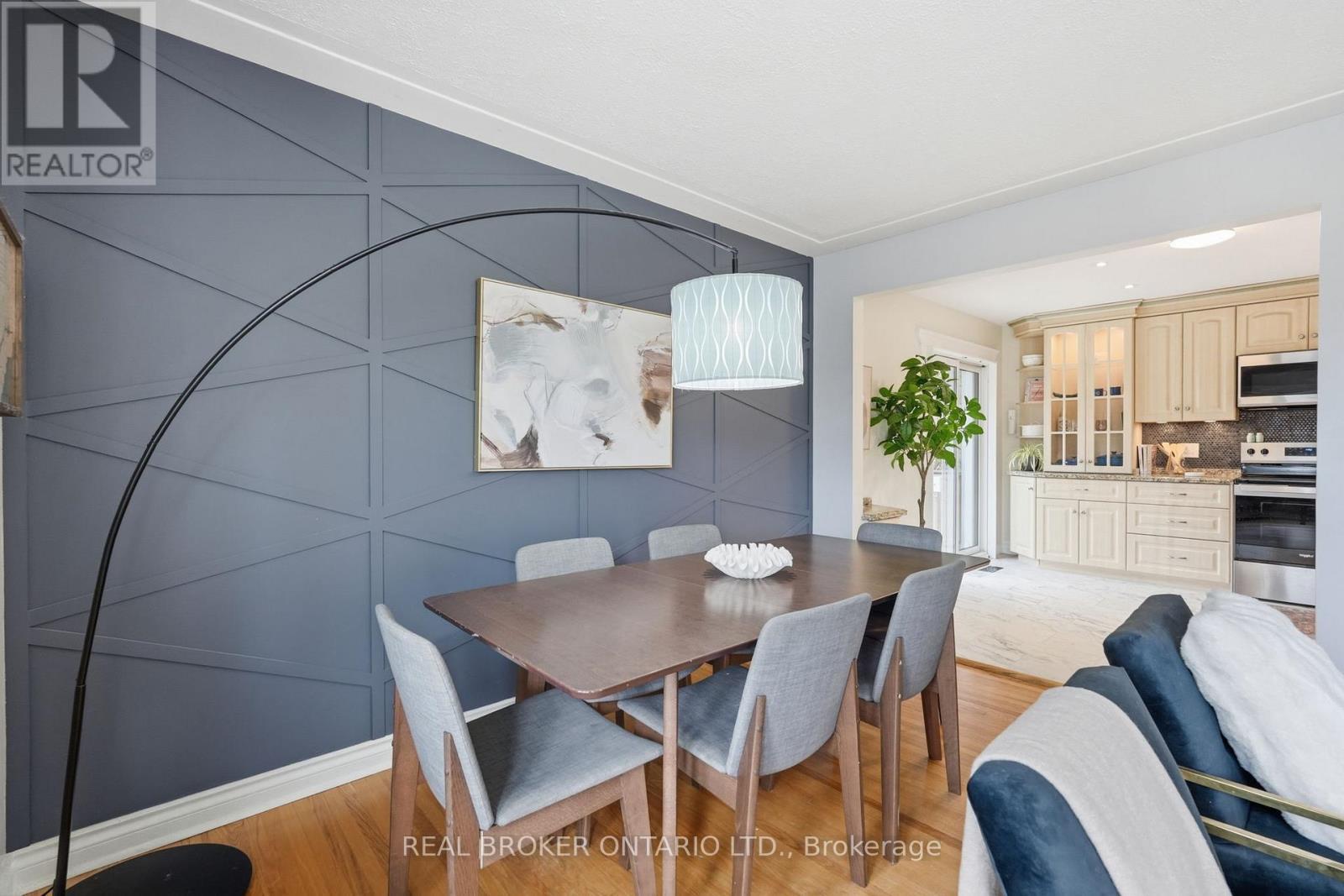 178 Delmar Drive, Hamilton, ON - Indoor Photo Showing Dining Room