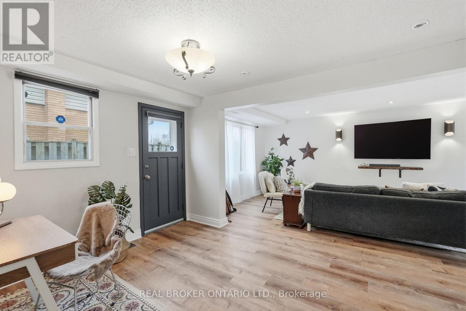 178 Delmar Drive, Hamilton, ON - Indoor