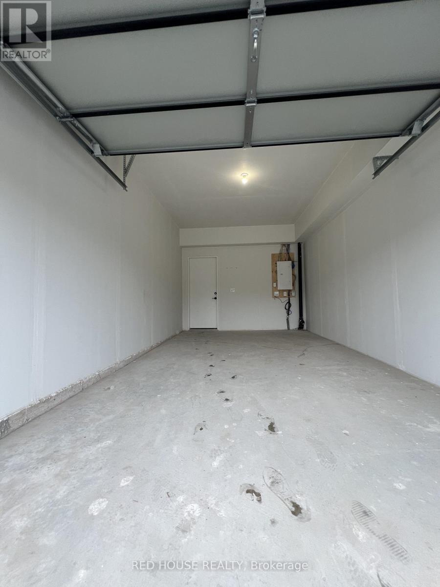 176 Everett Common, St. Catharines, ON - Indoor Photo Showing Garage
