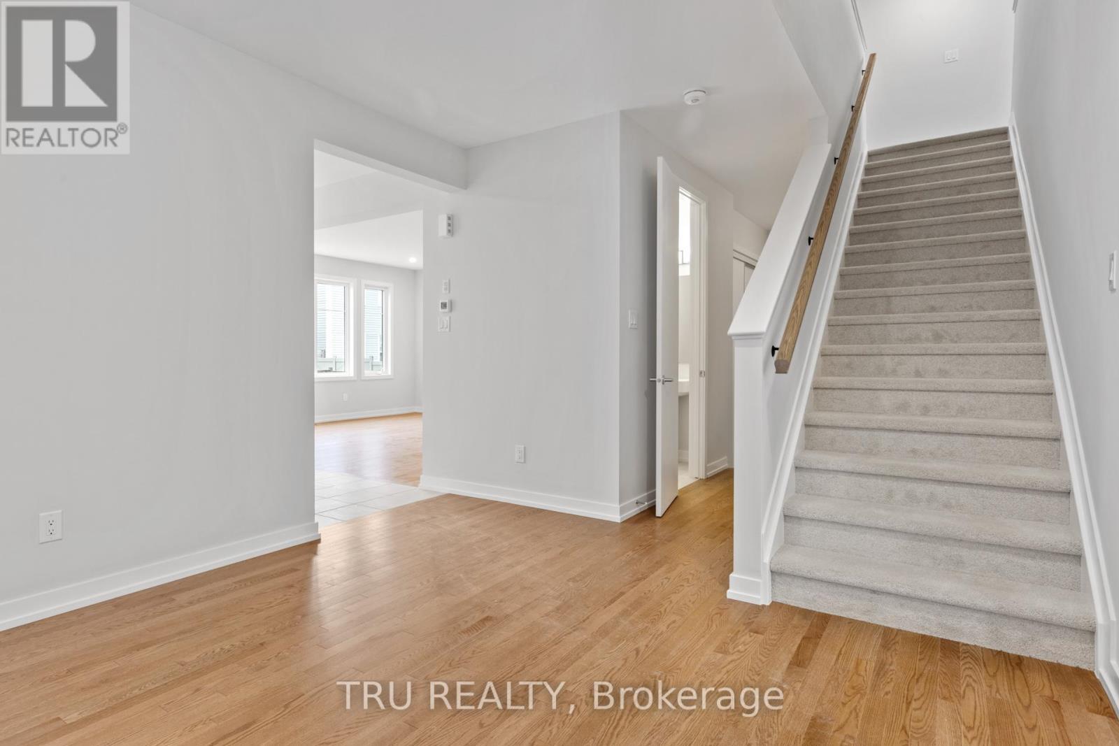 75 Hackamore Crescent, Ottawa, ON - Indoor Photo Showing Other Room
