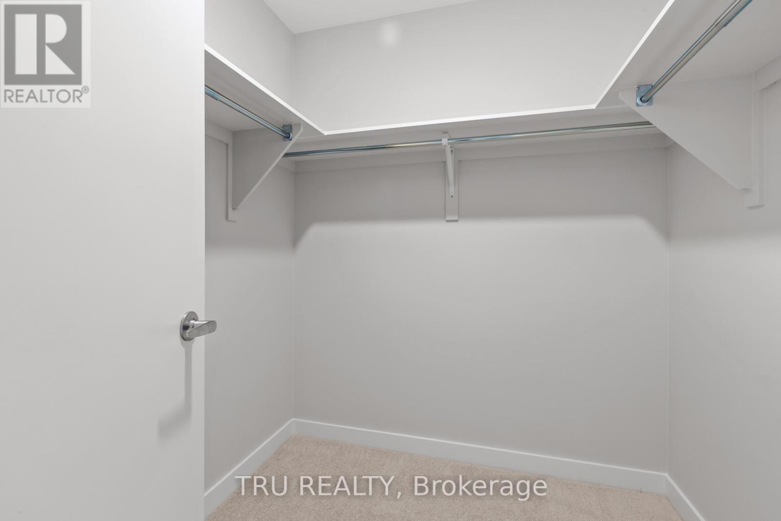 75 Hackamore Crescent, Ottawa, ON - Indoor With Storage