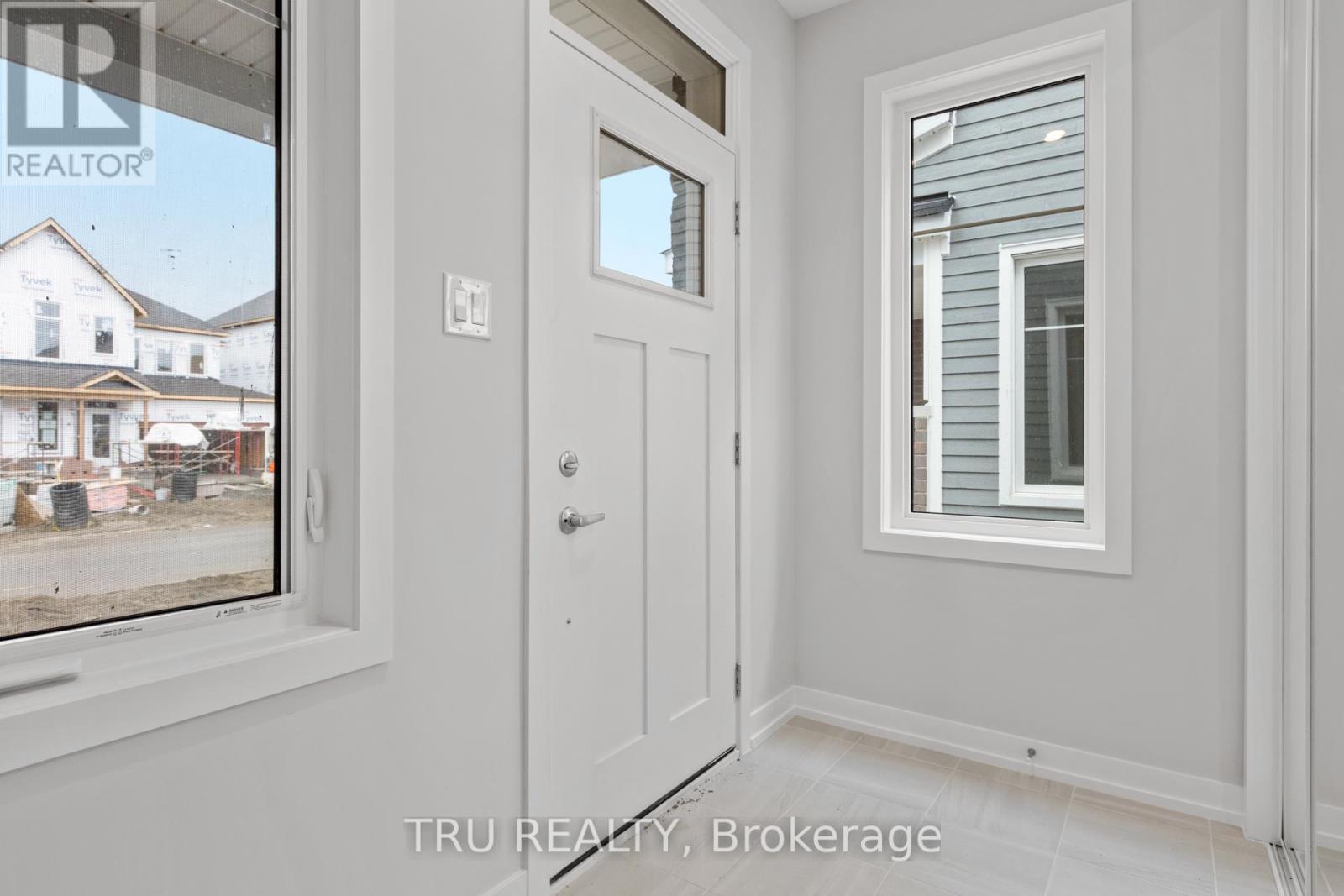 75 Hackamore Crescent, Ottawa, ON - Indoor Photo Showing Other Room