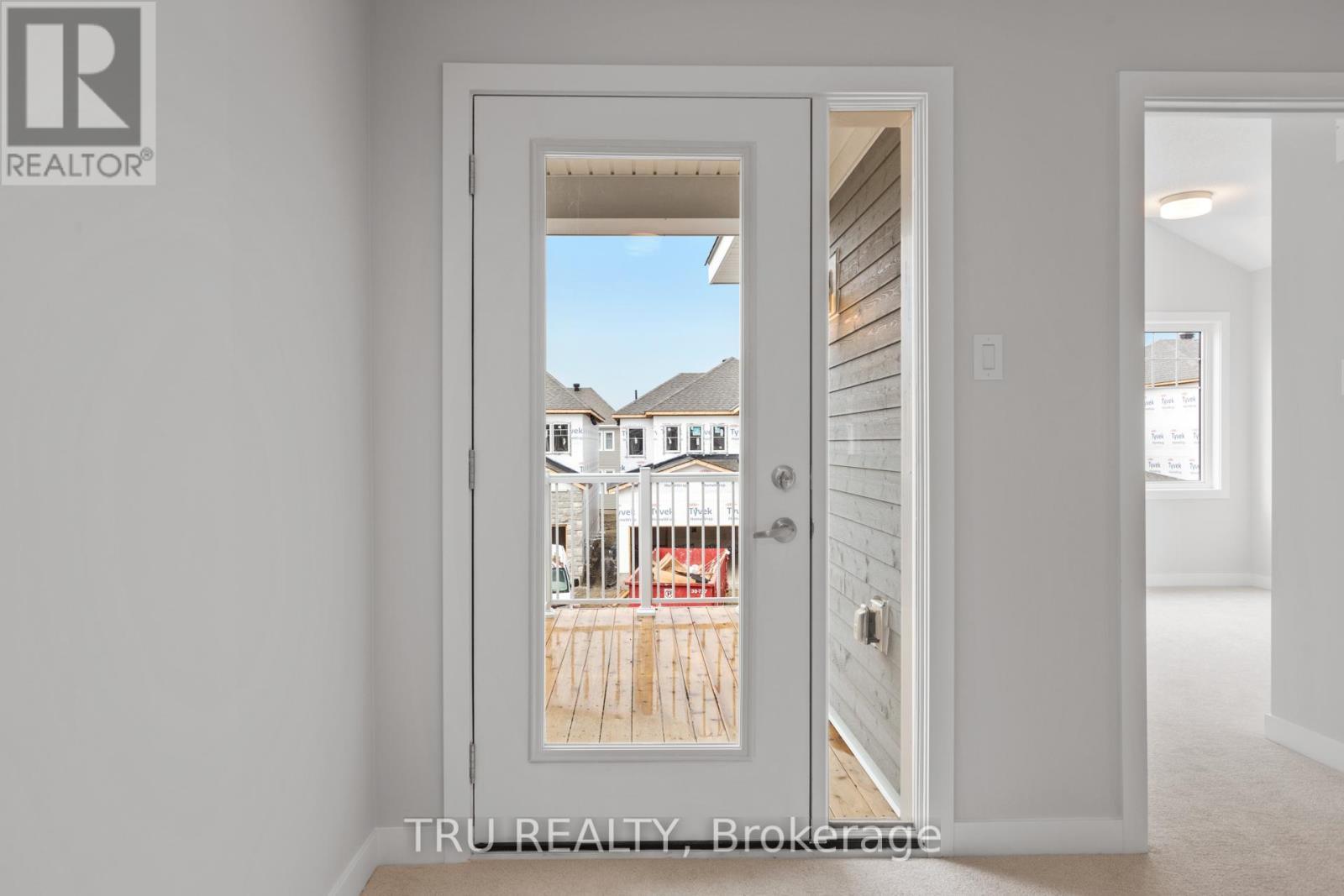 75 Hackamore Crescent, Ottawa, ON - Indoor Photo Showing Other Room