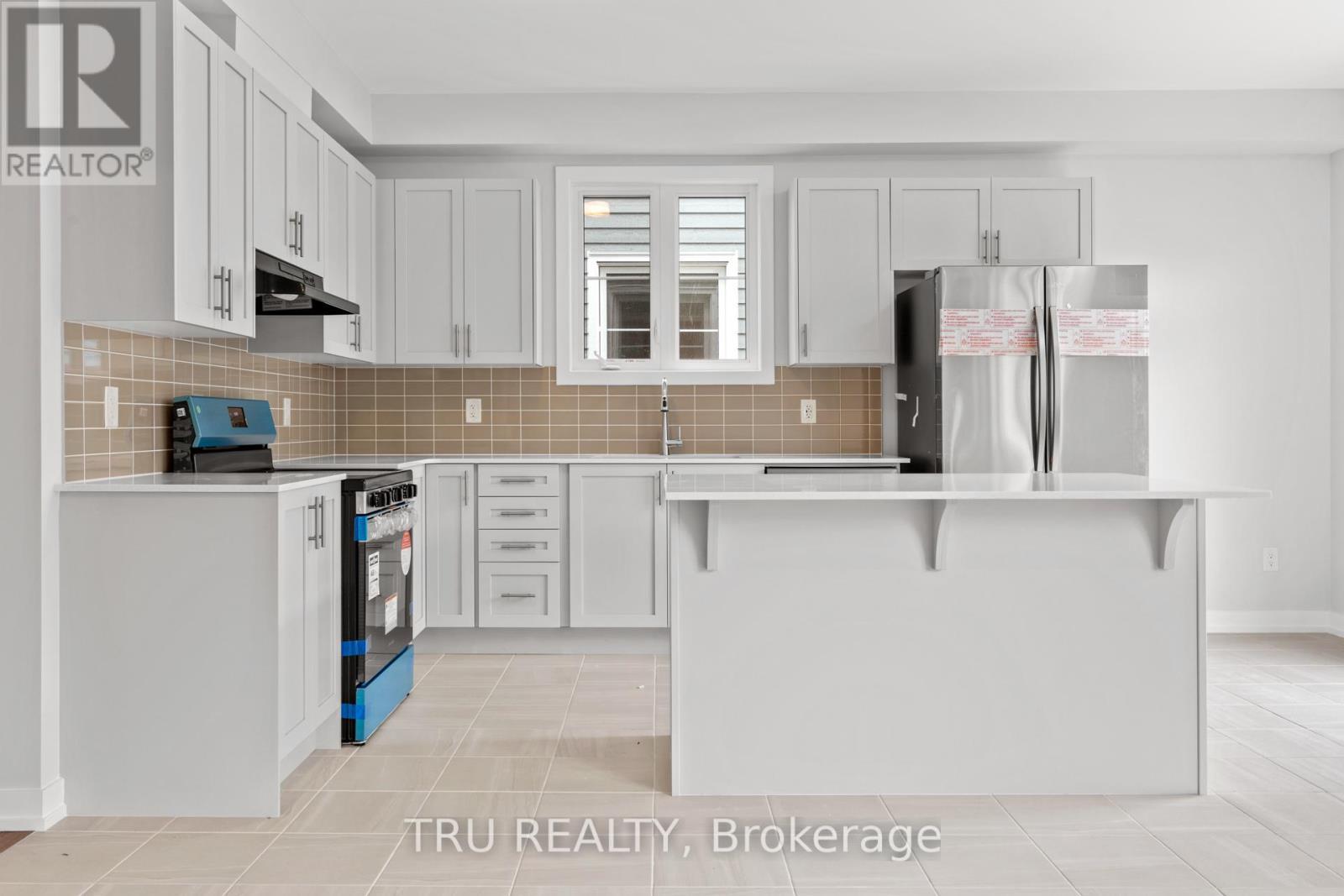 75 Hackamore Crescent, Ottawa, ON - Indoor Photo Showing Kitchen