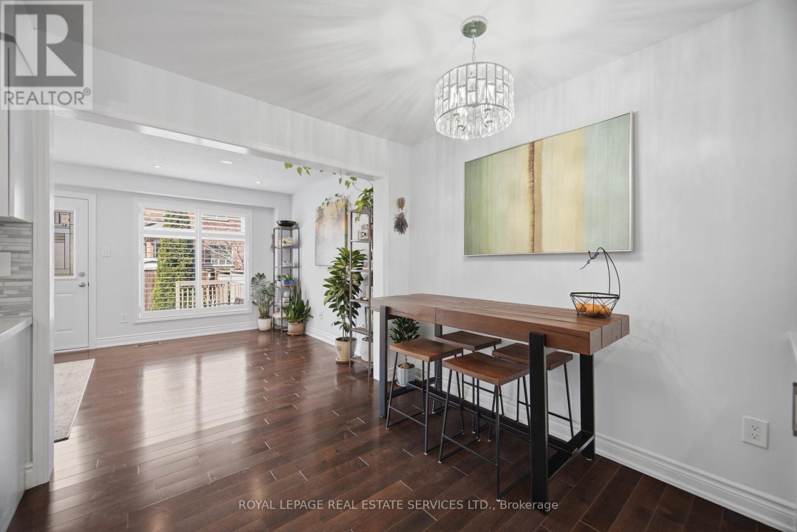 3749 Nightstar Drive, Mississauga, ON - Indoor Photo Showing Dining Room
