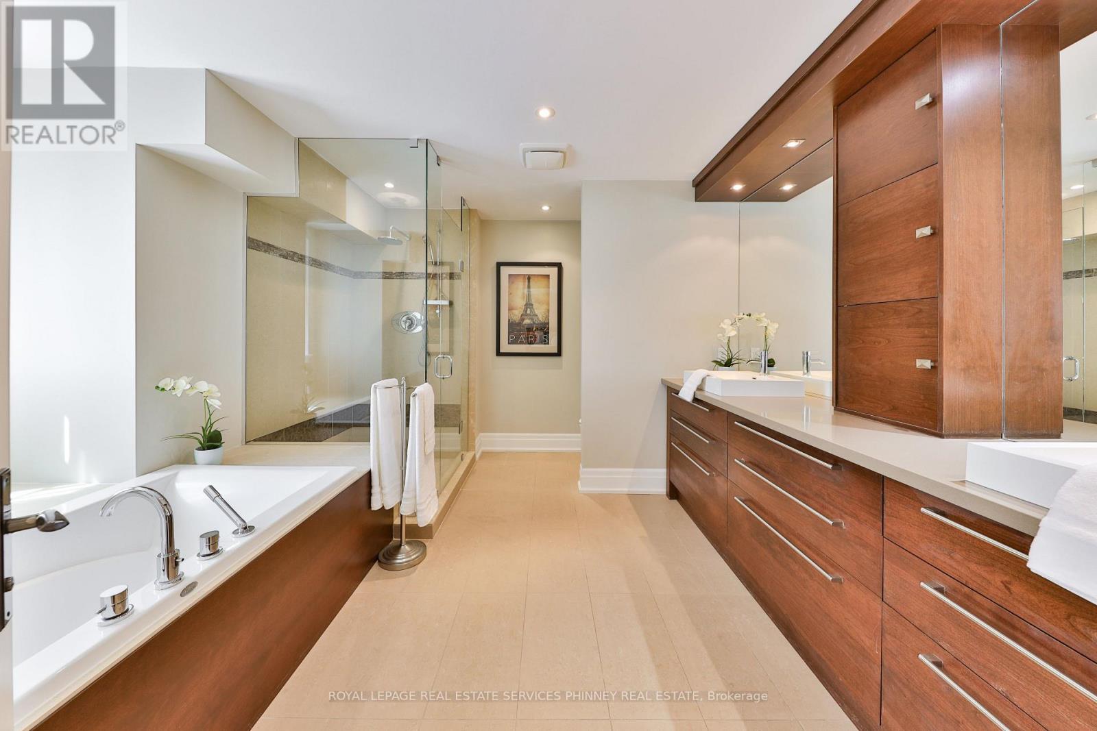 80 Oakes Drive, Mississauga, ON - Indoor Photo Showing Bathroom