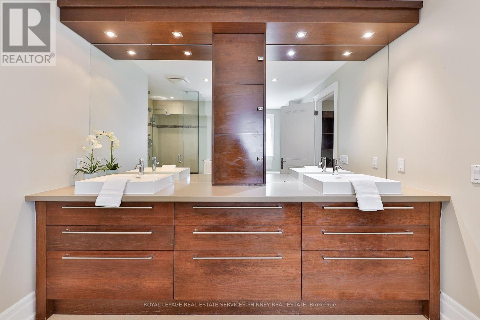 80 Oakes Drive, Mississauga, ON - Indoor Photo Showing Bathroom