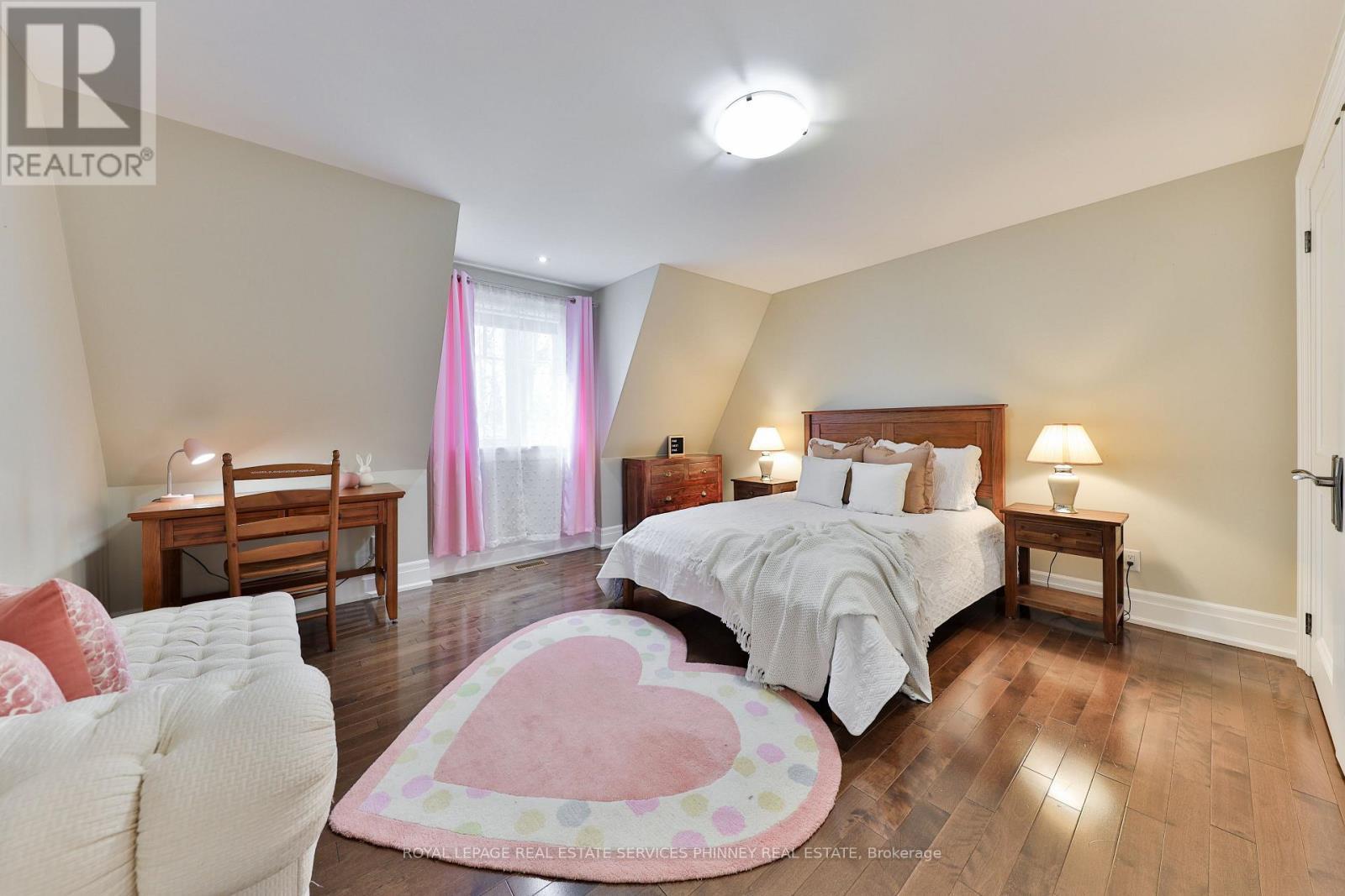 80 Oakes Drive, Mississauga, ON - Indoor Photo Showing Bedroom