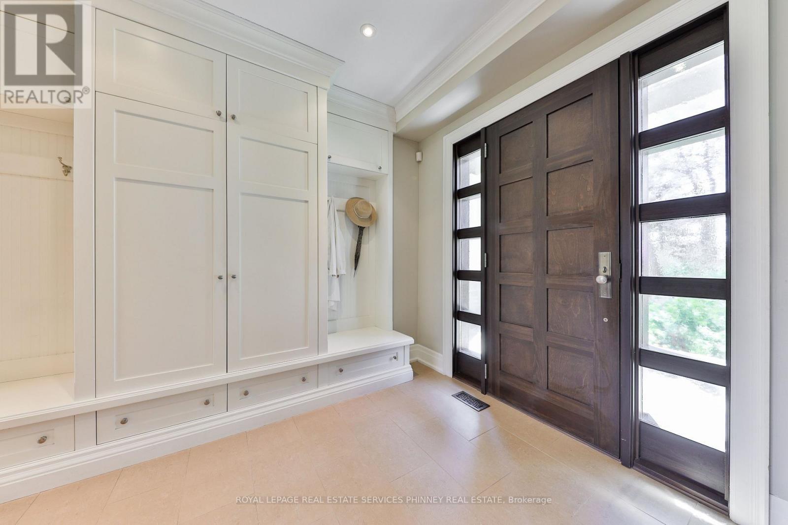 80 Oakes Drive, Mississauga, ON - Indoor Photo Showing Other Room