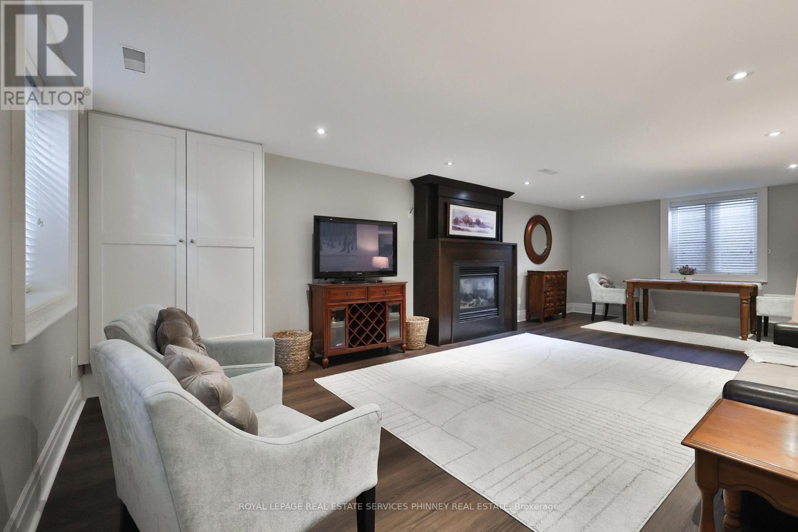 80 Oakes Drive, Mississauga, ON - Indoor Photo Showing Living Room With Fireplace