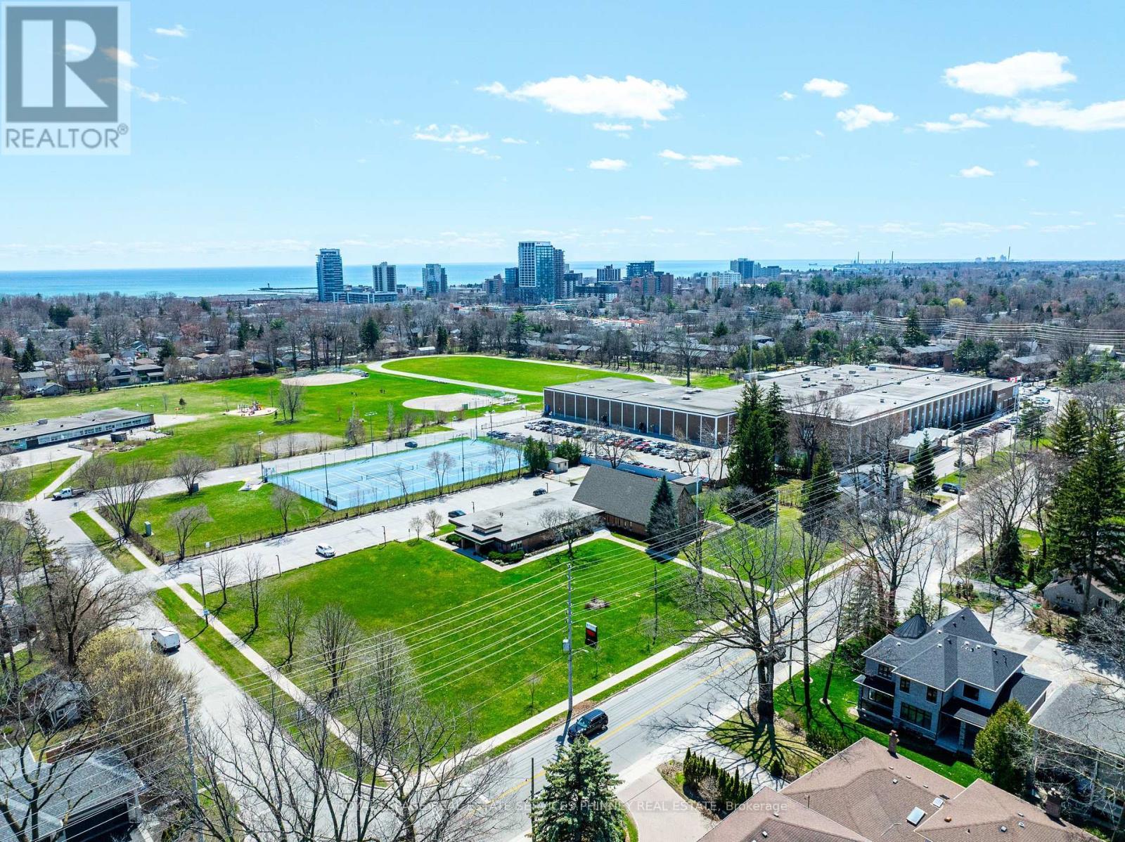 80 Oakes Drive, Mississauga, ON - Outdoor With View