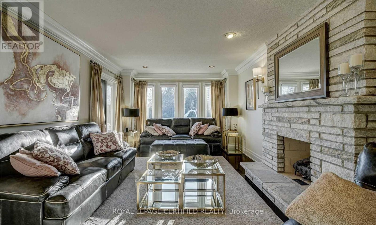 5128 Elderview Court, Mississauga, ON - Indoor Photo Showing Living Room With Fireplace