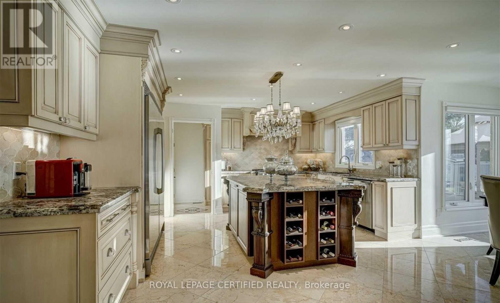 5128 Elderview Court, Mississauga, ON - Indoor Photo Showing Kitchen With Upgraded Kitchen