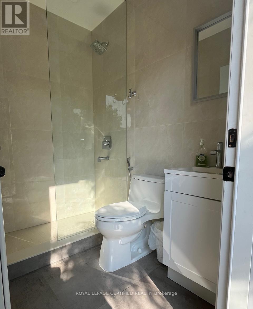 5128 Elderview Court, Mississauga, ON - Indoor Photo Showing Bathroom