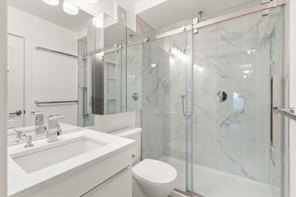 69 Woodington Bay, Winnipeg, MB - Indoor Photo Showing Bathroom
