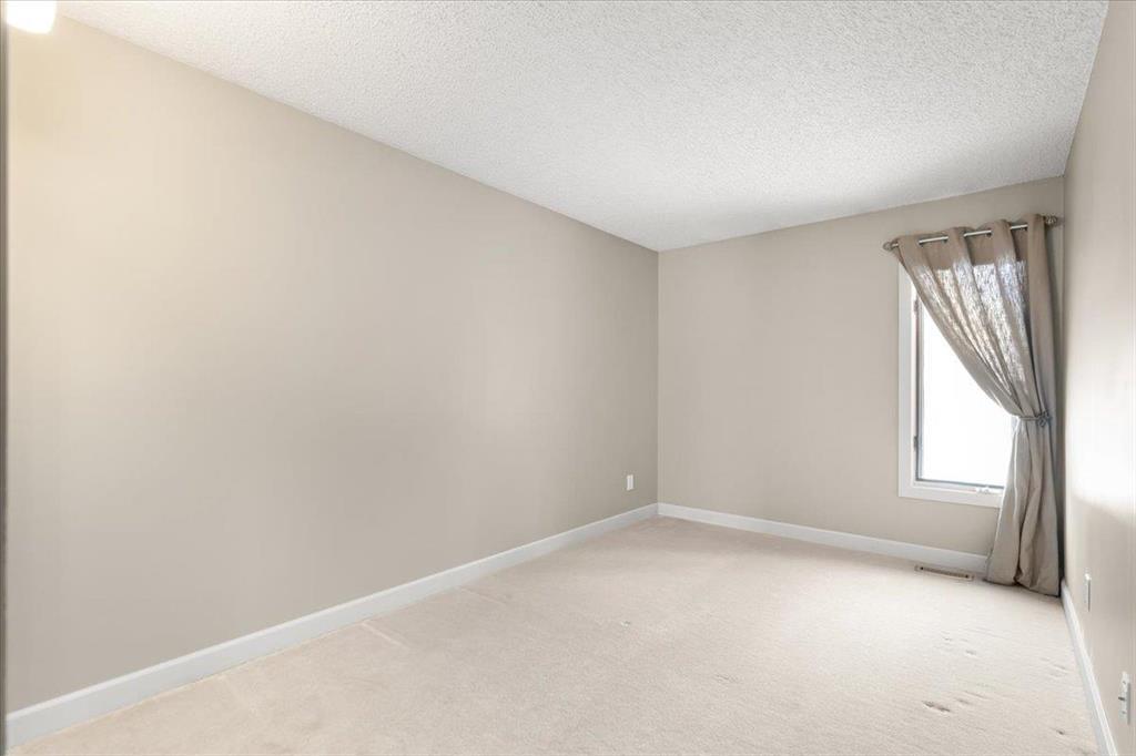 69 Woodington Bay, Winnipeg, MB - Indoor Photo Showing Other Room