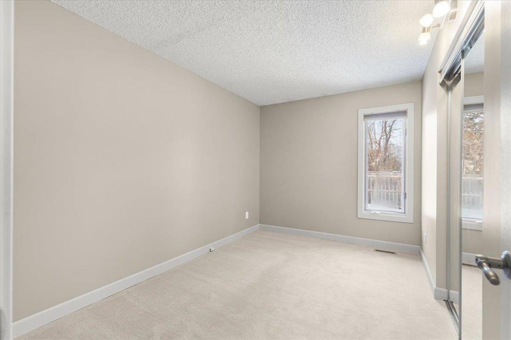 69 Woodington Bay, Winnipeg, MB - Indoor Photo Showing Other Room