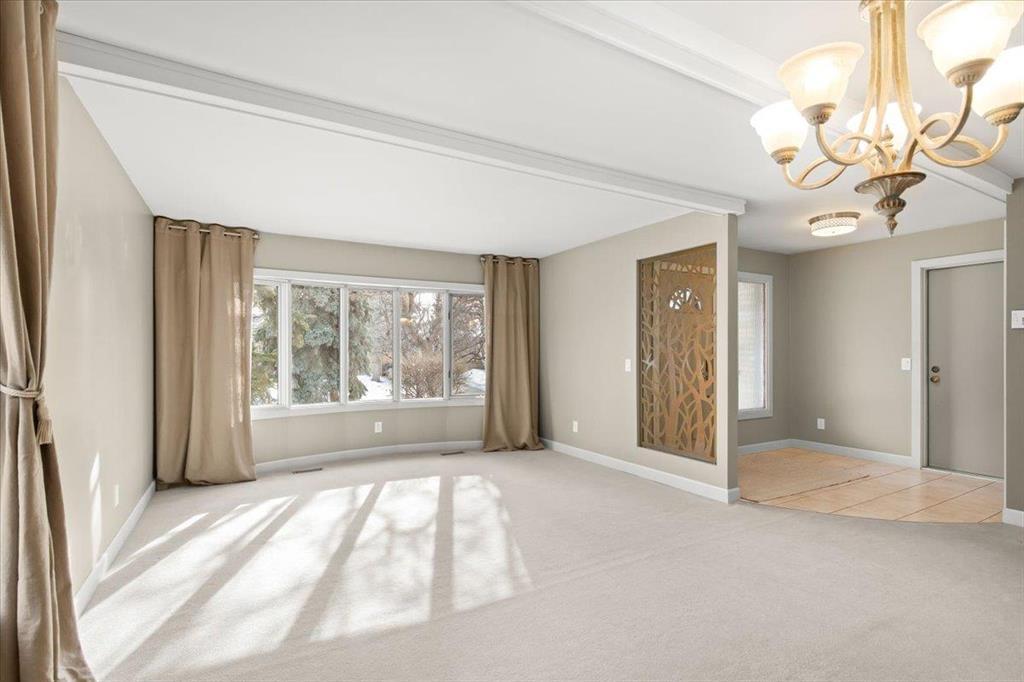 69 Woodington Bay, Winnipeg, MB - Indoor Photo Showing Other Room