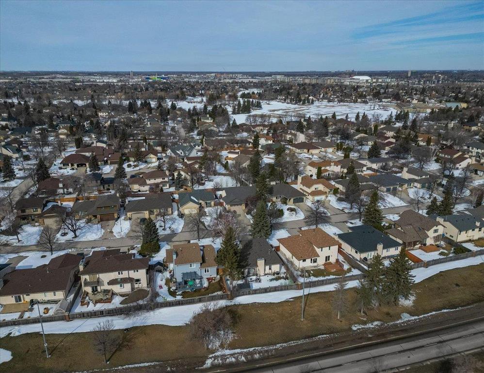 69 Woodington Bay, Winnipeg, MB - Outdoor With View