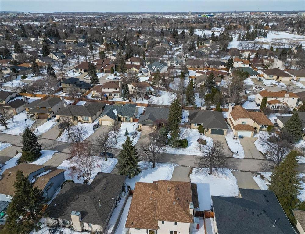 69 Woodington Bay, Winnipeg, MB - Outdoor With View