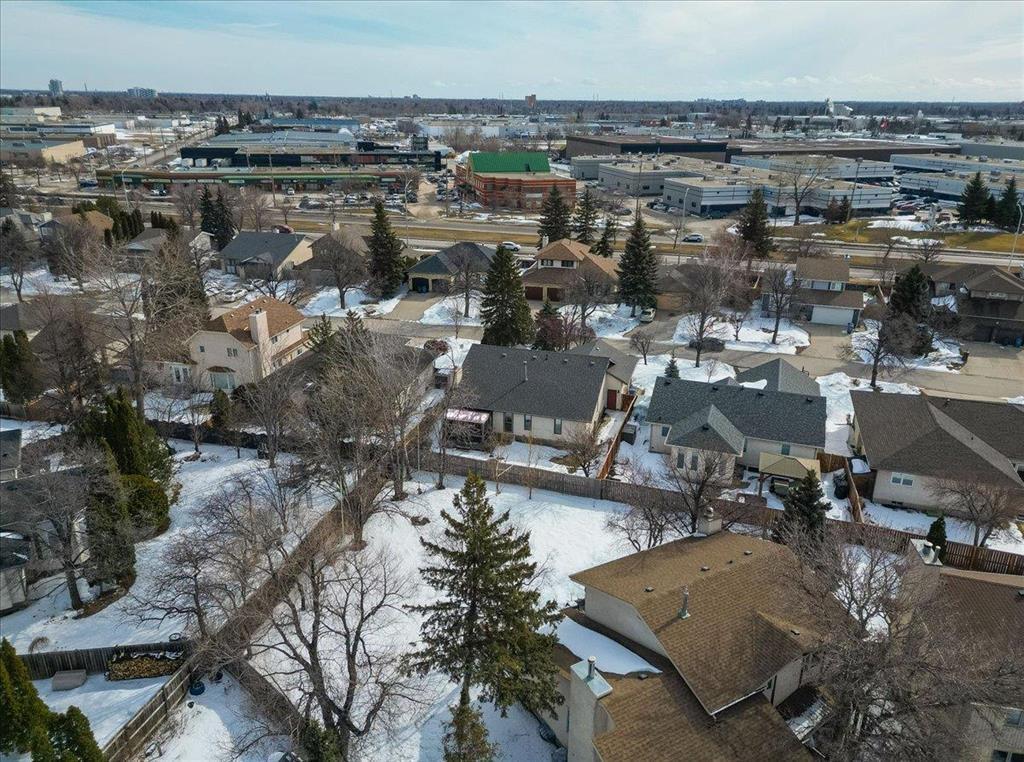 69 Woodington Bay, Winnipeg, MB - Outdoor With View